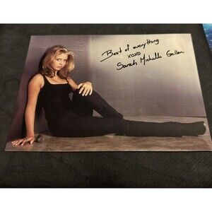 Sarah Michelle Gellar Glossy Facsimile Autographed Photo – 5x7 Memorabilia